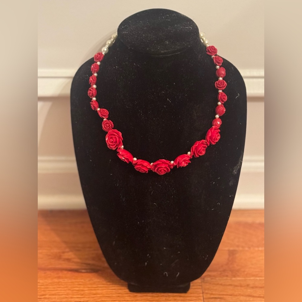 Handmade red roses and pearl fashion costume necklace